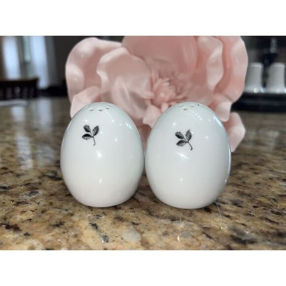 Vintage Egg Shape Rose Salt and Pepper Shakers Set Floral Pattern Silver - Picture 11 of 14